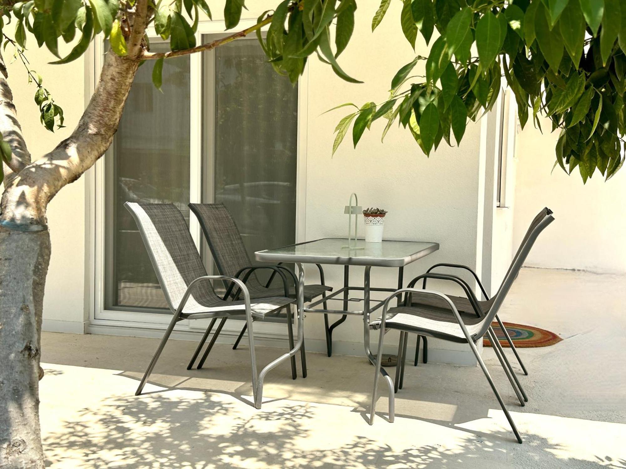 Minimalist Seaside With Private Patio And Parking Ferienhaus